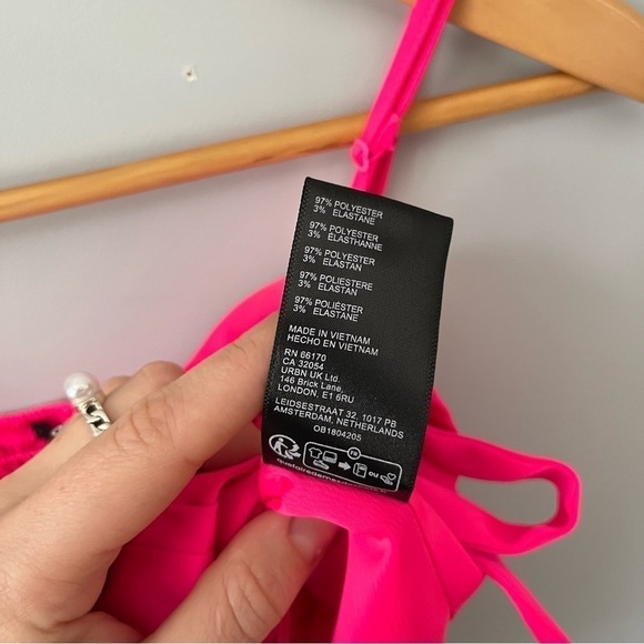 Urban Outfitters Silence + Noise Mimi Cowl Neck Barbie Pink Halter Top Sz M NWT - Picture 12 of 16